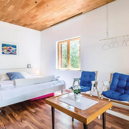Two-bedroom In Διαμέρισμα *