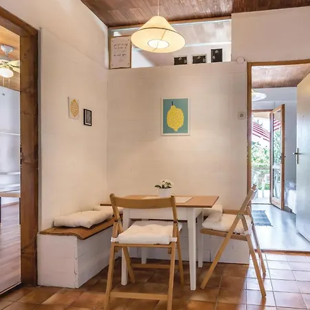 Apartman Gorgeous In With Kitchenette